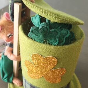 Annalee Green Felt Shamrock Hat with Gold Glitter Accents